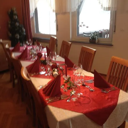 Konukevi Forsthaus Am 3*